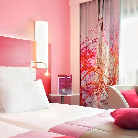Hotel Mercure Montmartre Sacre Coeur 4*