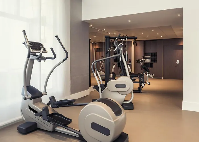 Mercure Montmartre Sacre Coeur 4* Париж