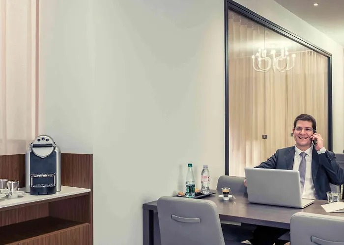 Mercure Montmartre Sacre Coeur Отель