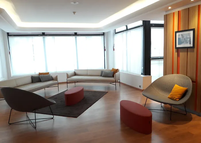 Отель Mercure Montmartre Sacre Coeur Париж