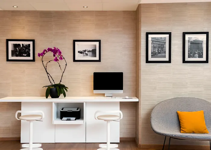 Mercure Montmartre Sacre Coeur Отель