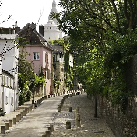 Mercure Montmartre Sacre Coeur פריז