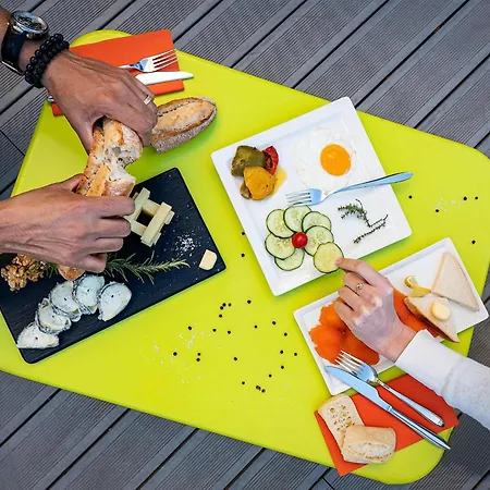 Mercure Montmartre Sacre Coeur פריז