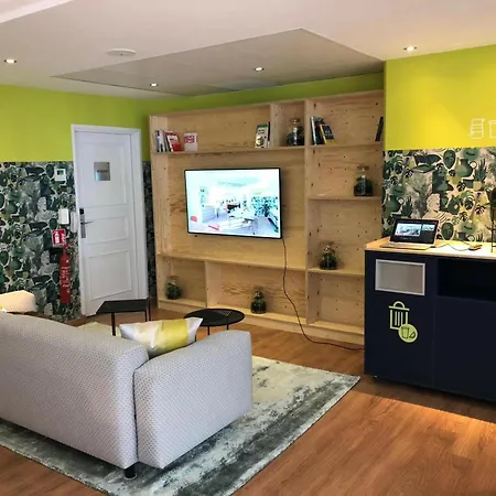 Mercure Montmartre Sacre Coeur Hotel