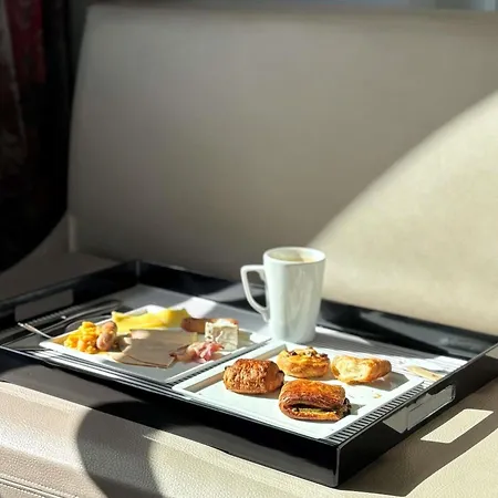 Hotel Mercure Montmartre Sacre Coeur 4*