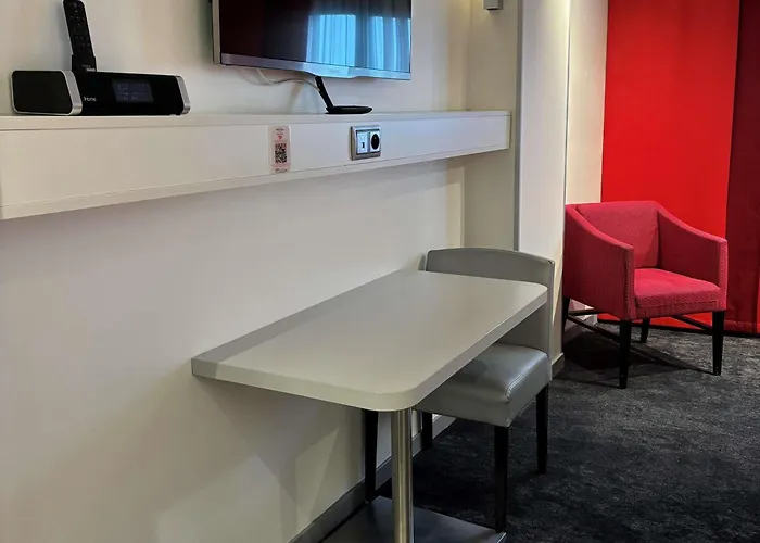 Hotel Mercure Montmartre Sacre Coeur 4*