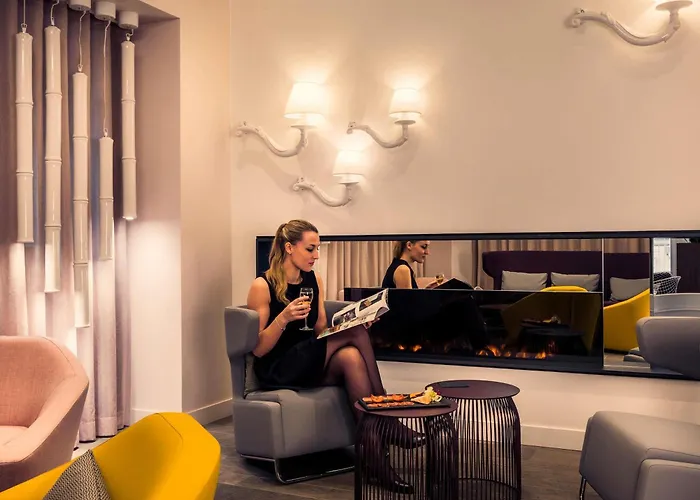 Hotel Mercure Montmartre Sacre Coeur 4*