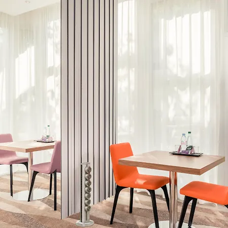 Hotel Mercure Montmartre Sacre Coeur 4*