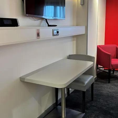 Hotel Mercure Montmartre Sacre Coeur 4*